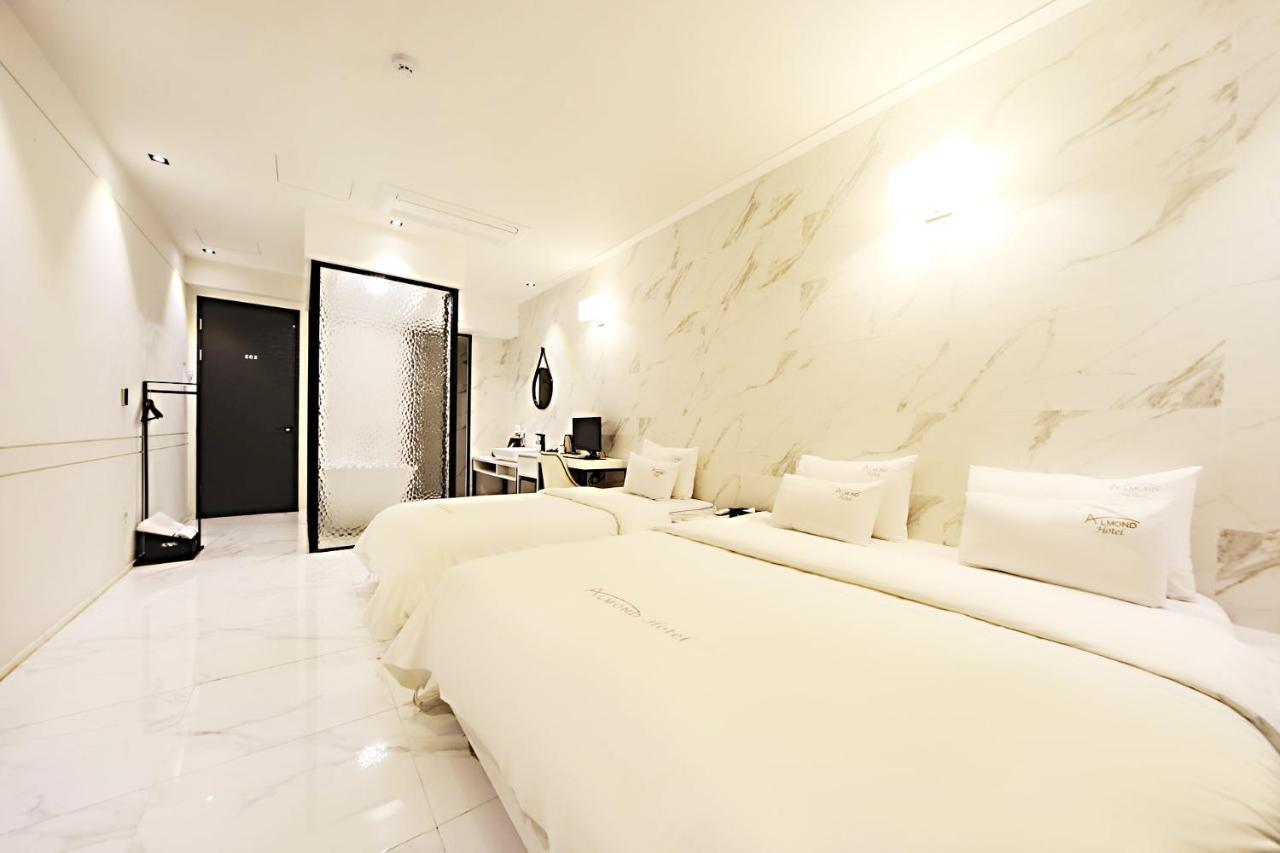 Masan Almond Hotel Changwon Exterior foto